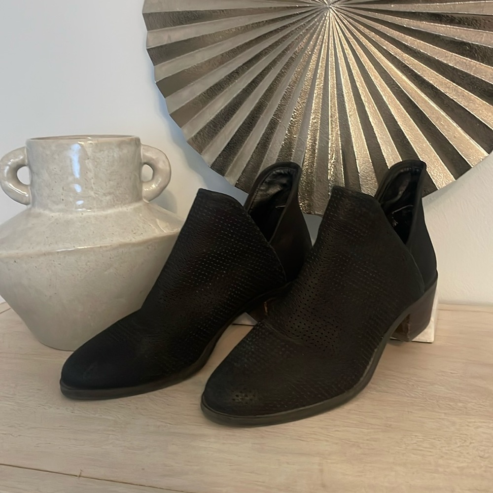 Black suede Steve Madden booties